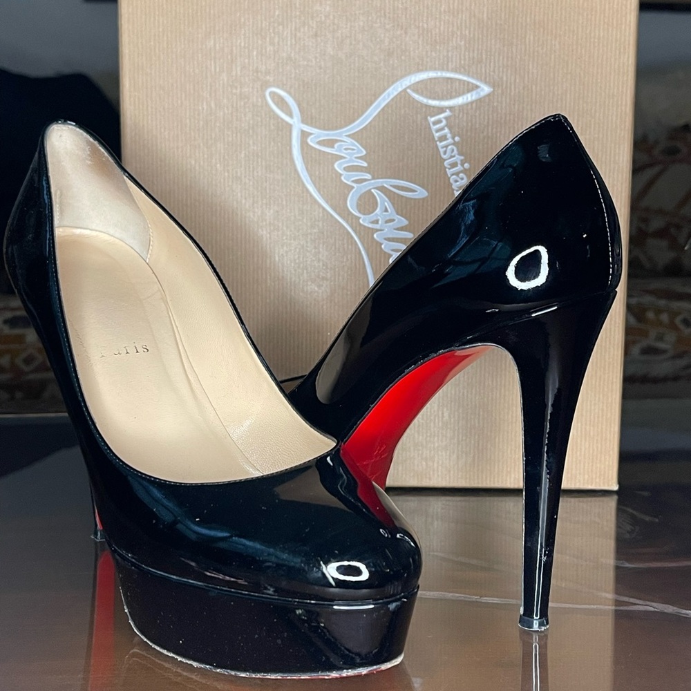 COPY - RARE Christian Louboutin Pump
